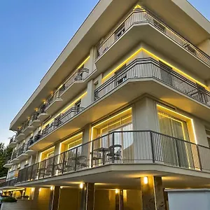 santa-barbara-hotel-apartments.emilia-romagnahotels.net/